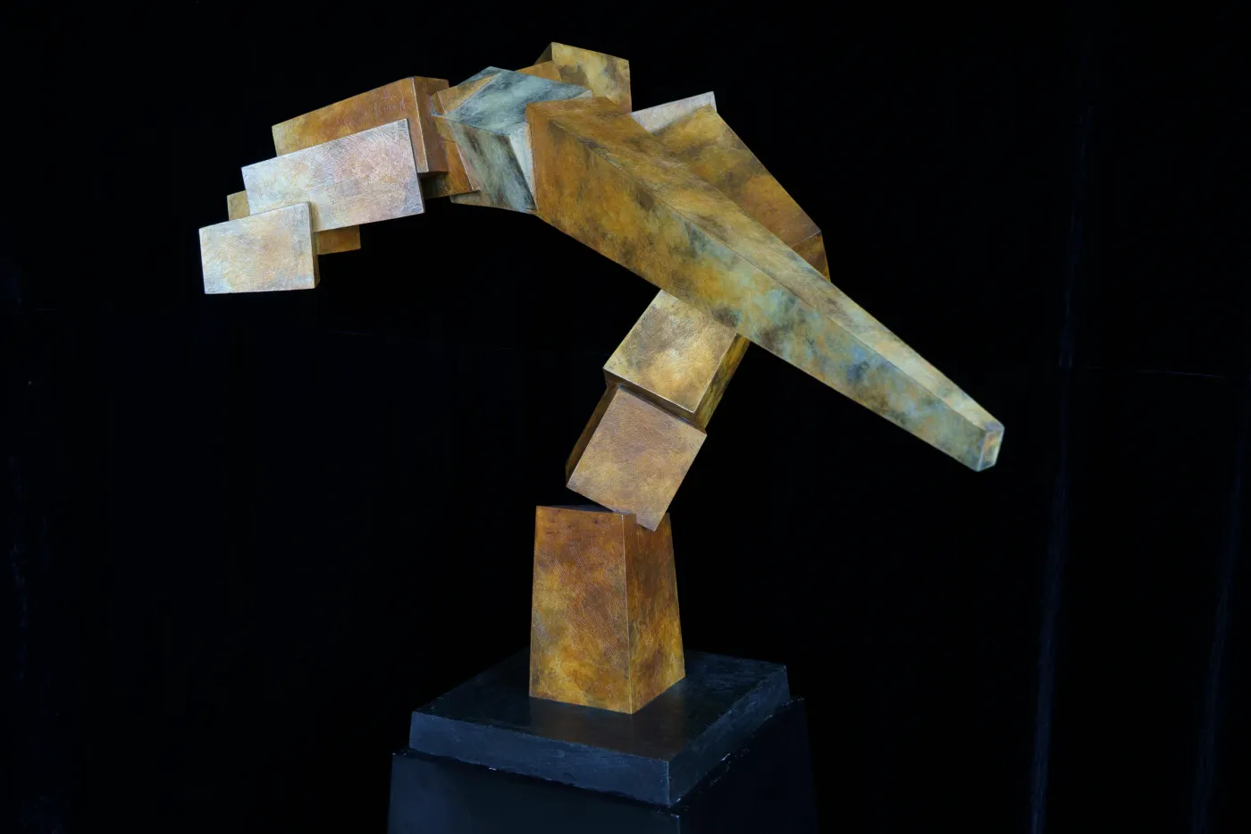 Sculpture “Knight’s Gambit” by Bruce Beasley, photograph 1