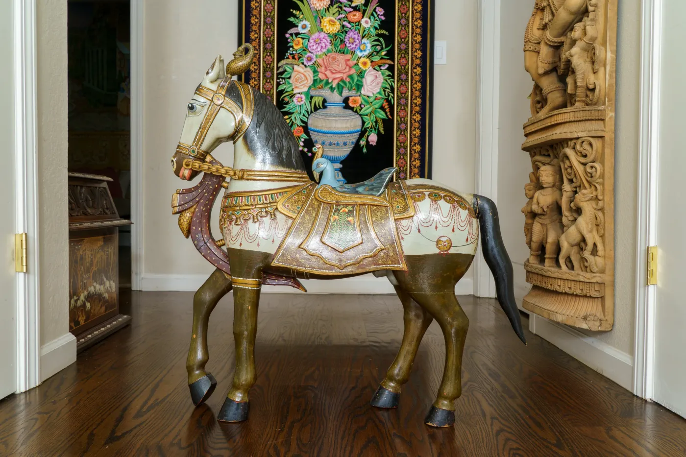 Indian 20th c. Painted Toy Horse, photograph 1